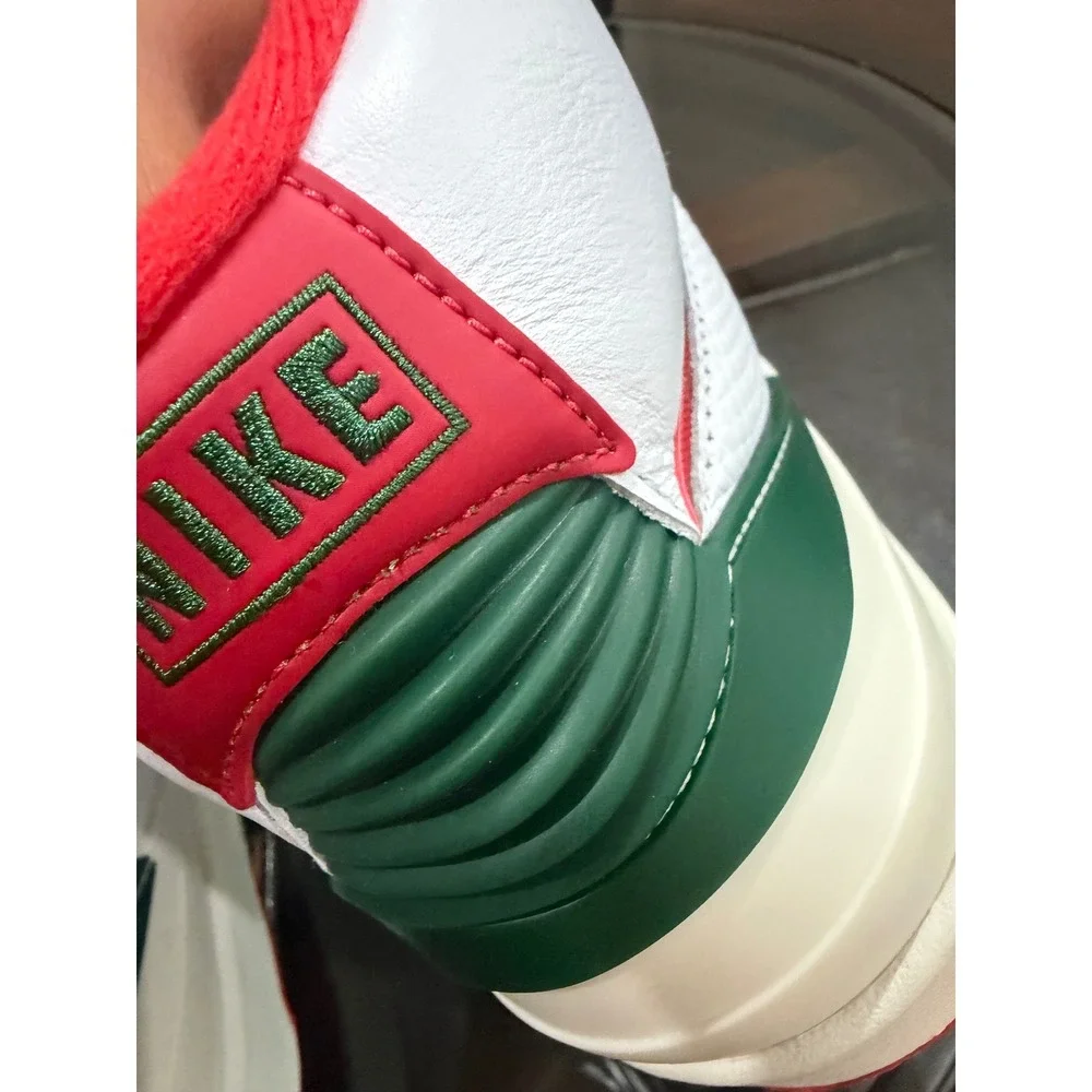 Air Jordan 2 Retro Christmas White Red Green Mens Sneakers DV9956-100 Size 10.5